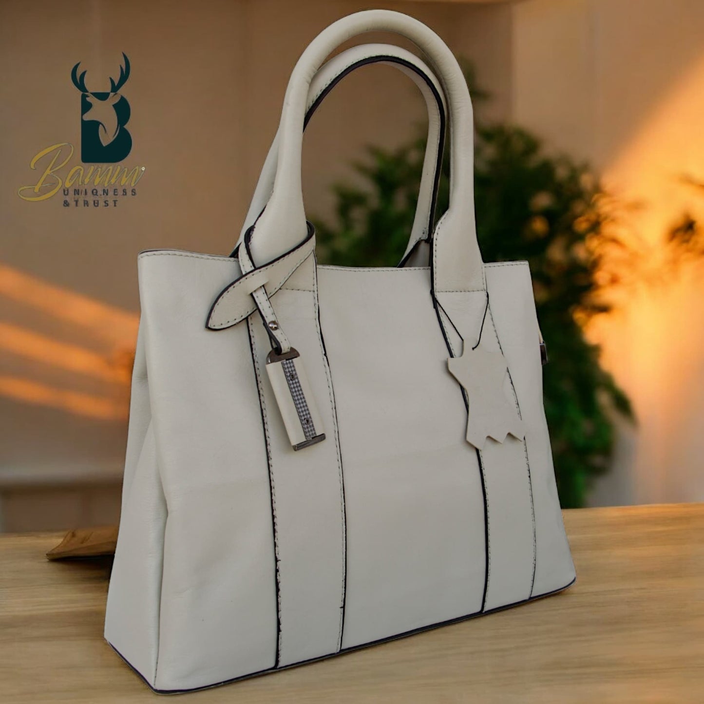 Elegant Women's Genuine Leather Handbag – Spacious & Stylish