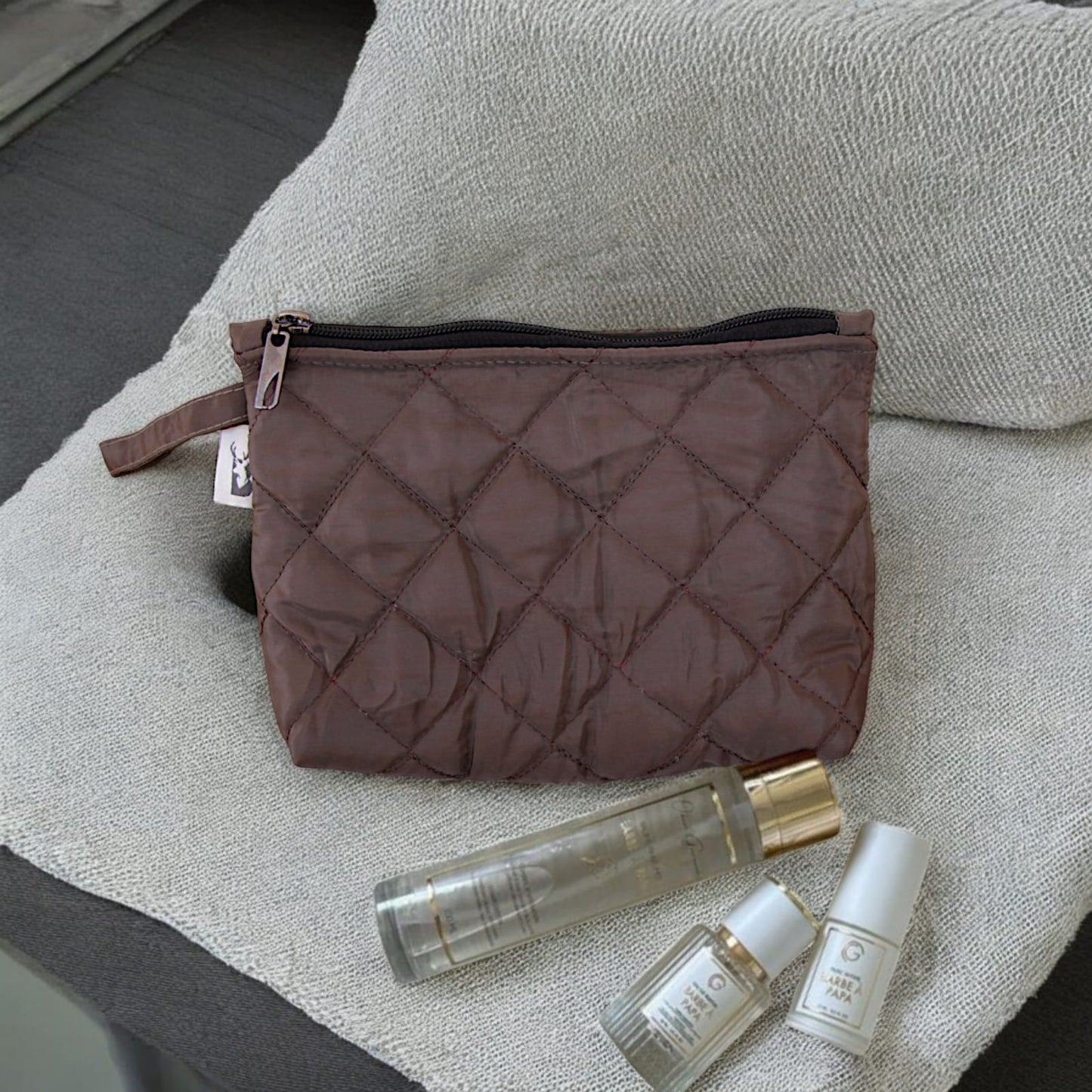 Waterproof Makeup Bag – Compact 16x21 cm Cosmetic Organizer for Travel & Daily Use
