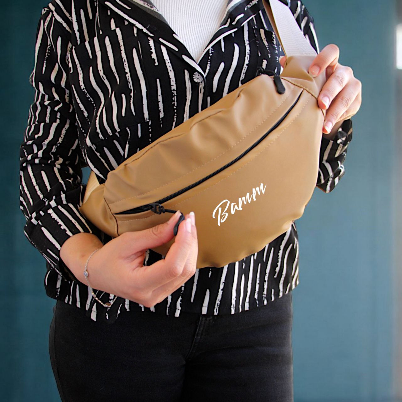 waist Stylish Waist Bag For Everyday Use - Adjustable Strap With Multiple Pockets