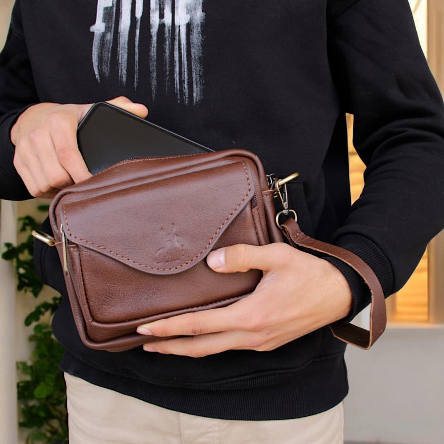 Stylish & Practical – Leather Bag + FREE Keychain for Car Keys + Gym Bag