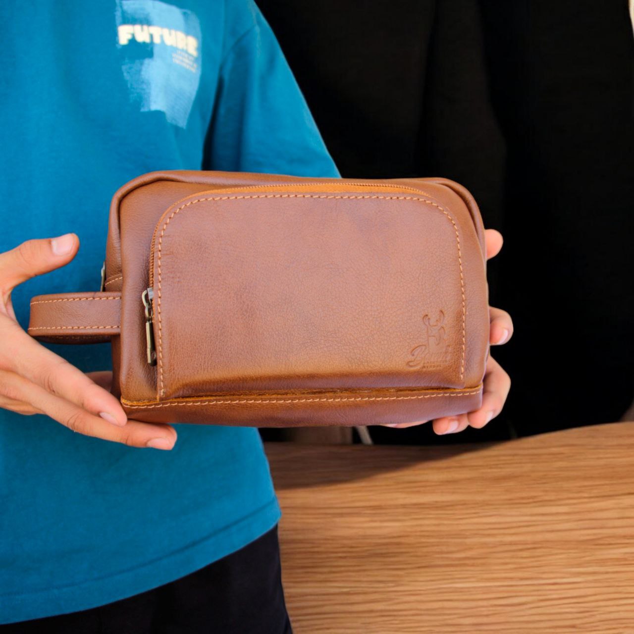 Men’s Natural Leather Hand Bag – Compact, Stylish & Multi-pocket Design