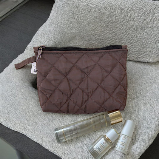 Waterproof Makeup Bag – Compact 16x21 cm Cosmetic Organizer for Travel & Daily Use
