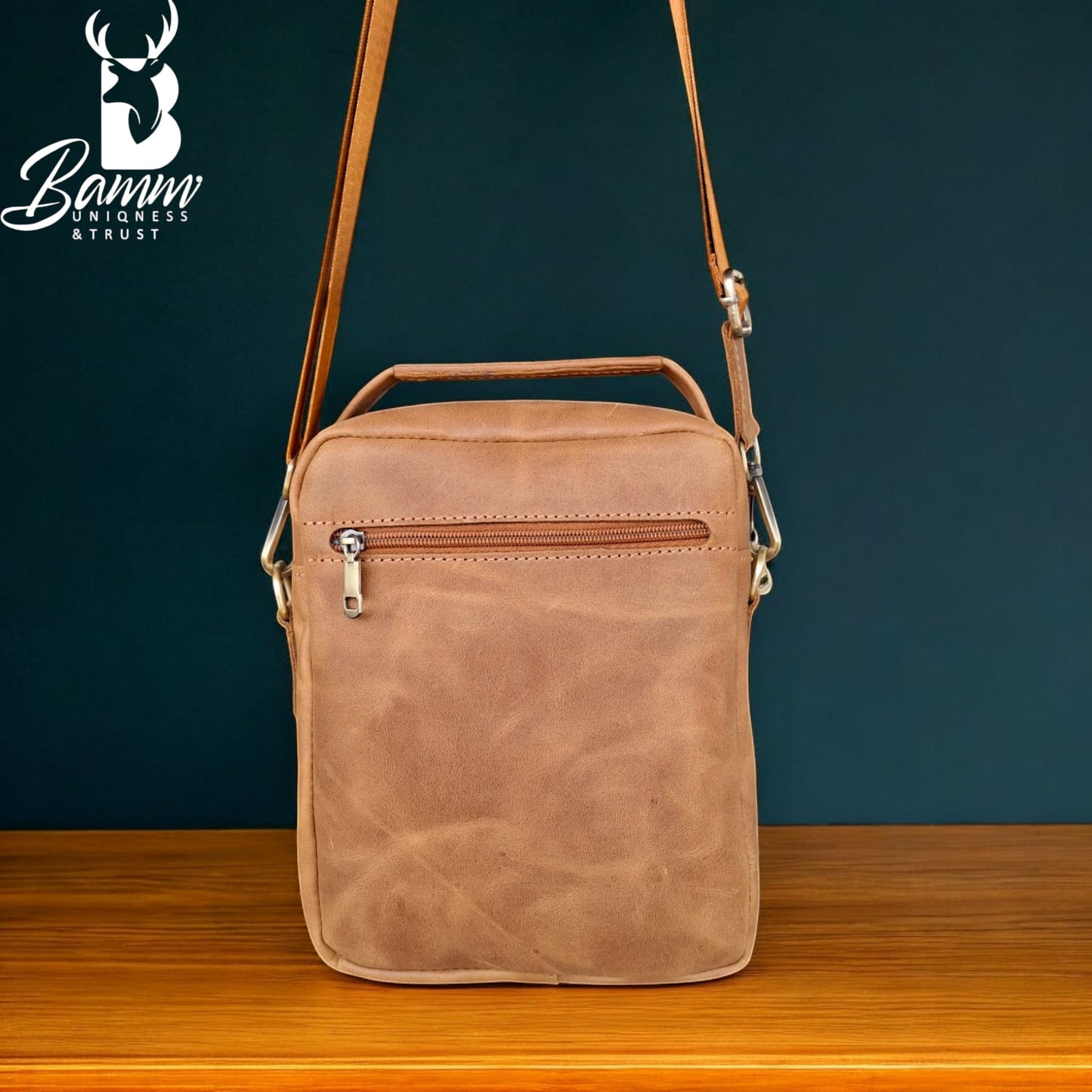 Natural Leather Men's Crossbody Bag – Premium Arizona Leather | شنطة كروس جلد طبيعي رجالي أنيقة وعملية