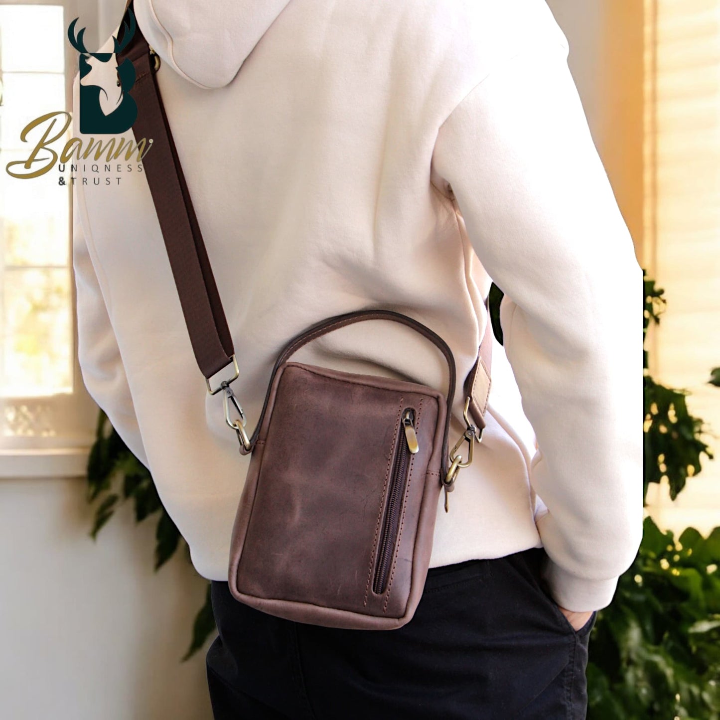 Men’s Genuine Leather Handbag – Leather – 20×15 cm – Main Zipper Compartment with Front & Back Pockets