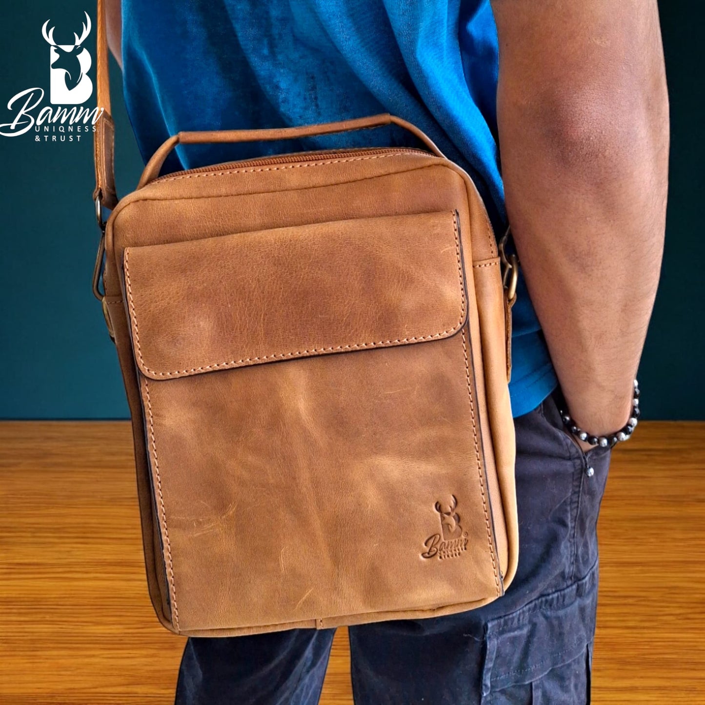 Natural Leather Men's Crossbody Bag – Premium Arizona Leather | شنطة كروس جلد طبيعي رجالي أنيقة وعملية