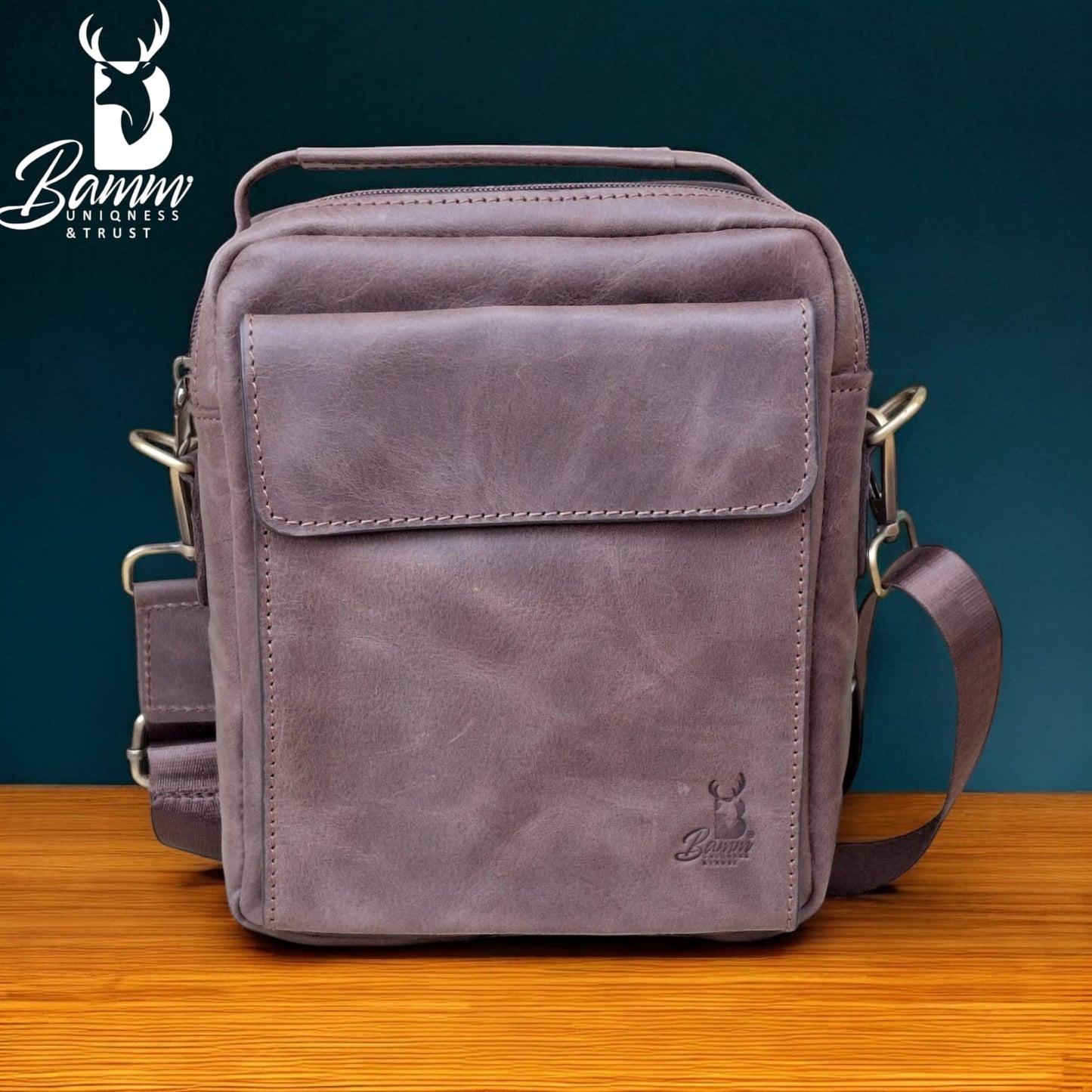 Natural Leather Men's Crossbody Bag – Premium Arizona Leather | شنطة كروس جلد طبيعي رجالي أنيقة وعملية