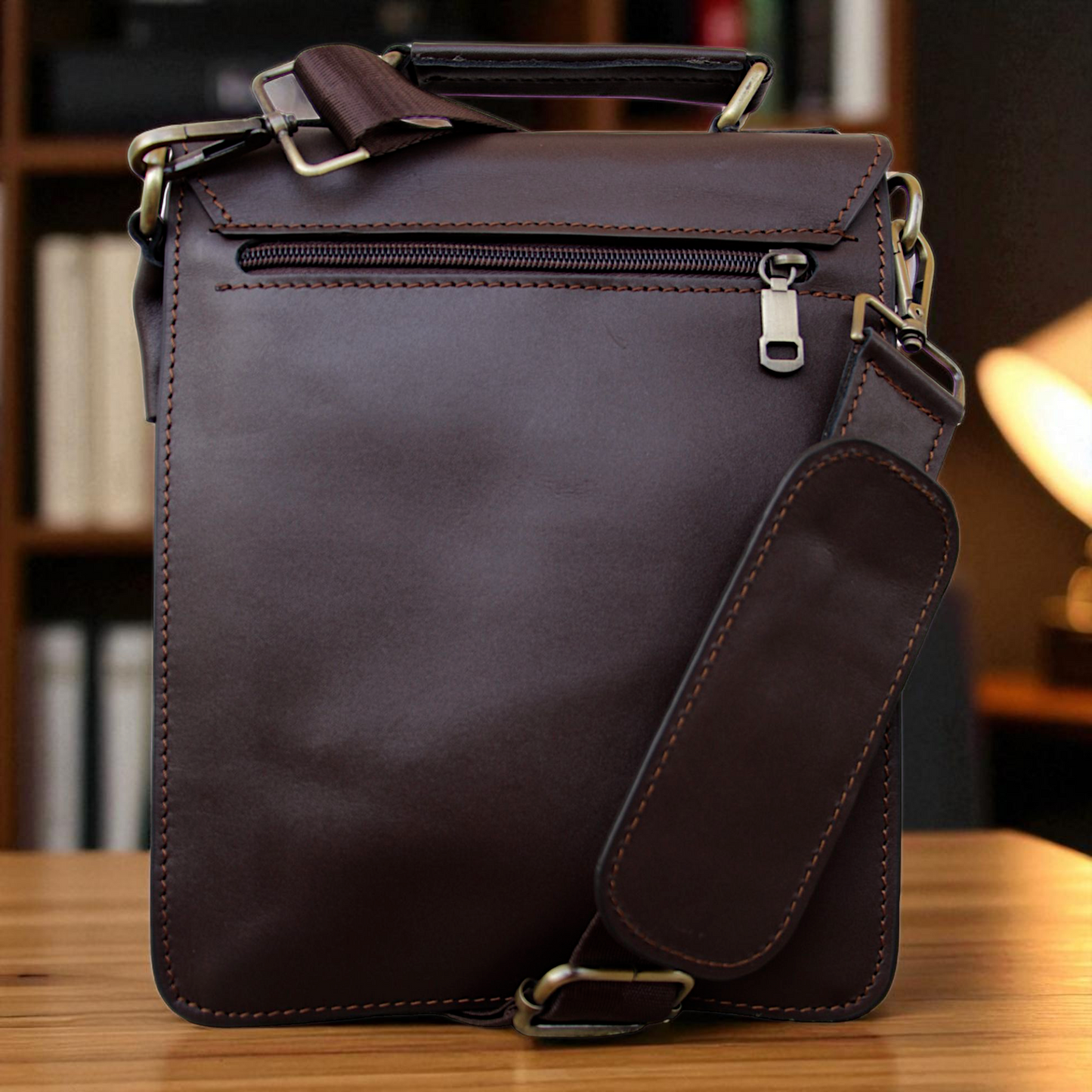 Men’s Genuine Leather Crossbody Bag with Lock & Key – Shoulder Messenger Bag 26×20×10 cm 2241 mo