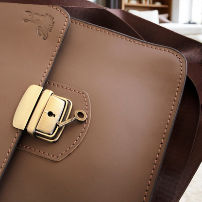Men’s Genuine Leather Crossbody Bag with Lock & Key – Shoulder Messenger Bag 26×20×10 cm 2241 mo