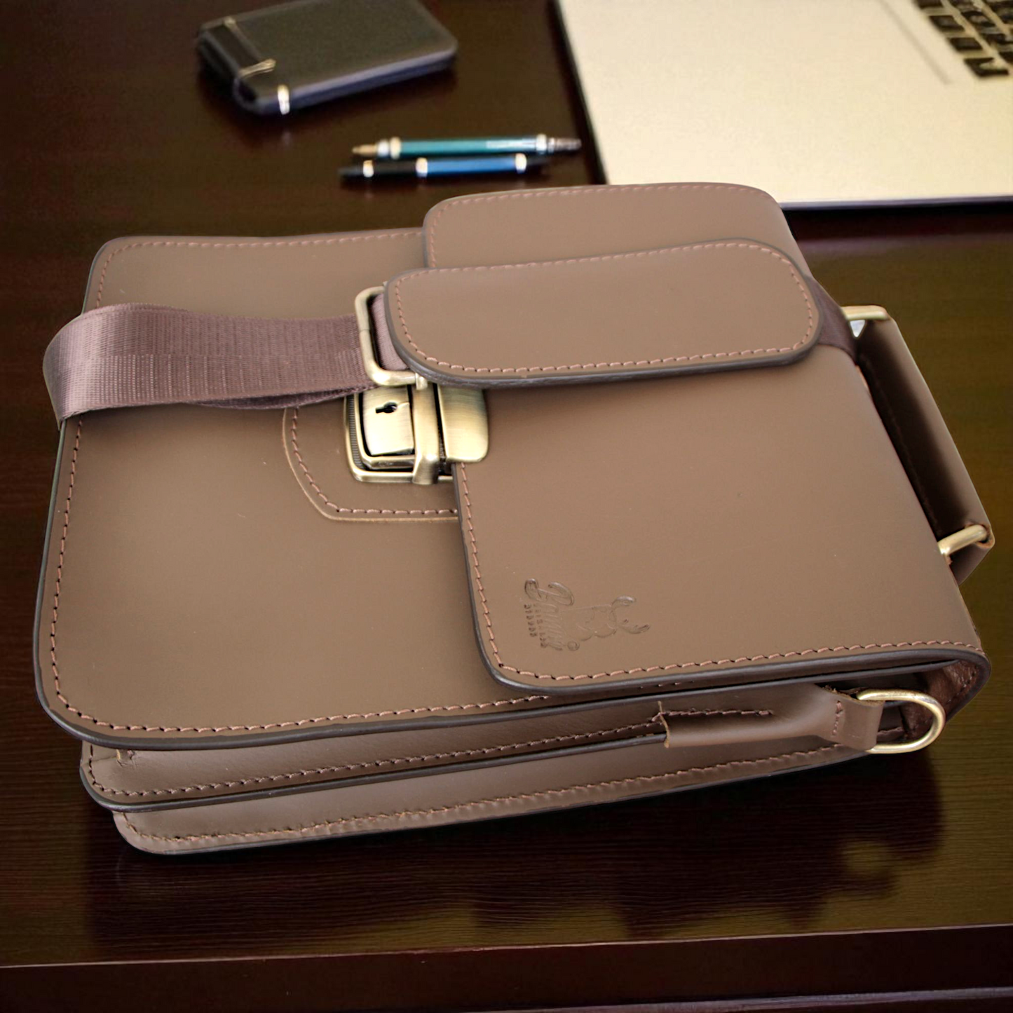 Men’s Genuine Leather Crossbody Bag with Lock & Key – Shoulder Messenger Bag 26×20×10 cm 2241 mo